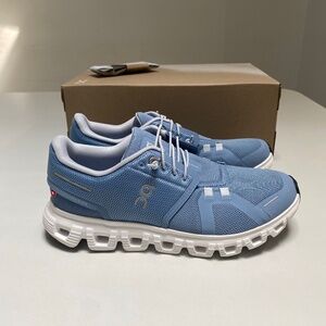 On Running Women’s Cloud 6 Sneaker in Chambray/White sz 6 New in Box